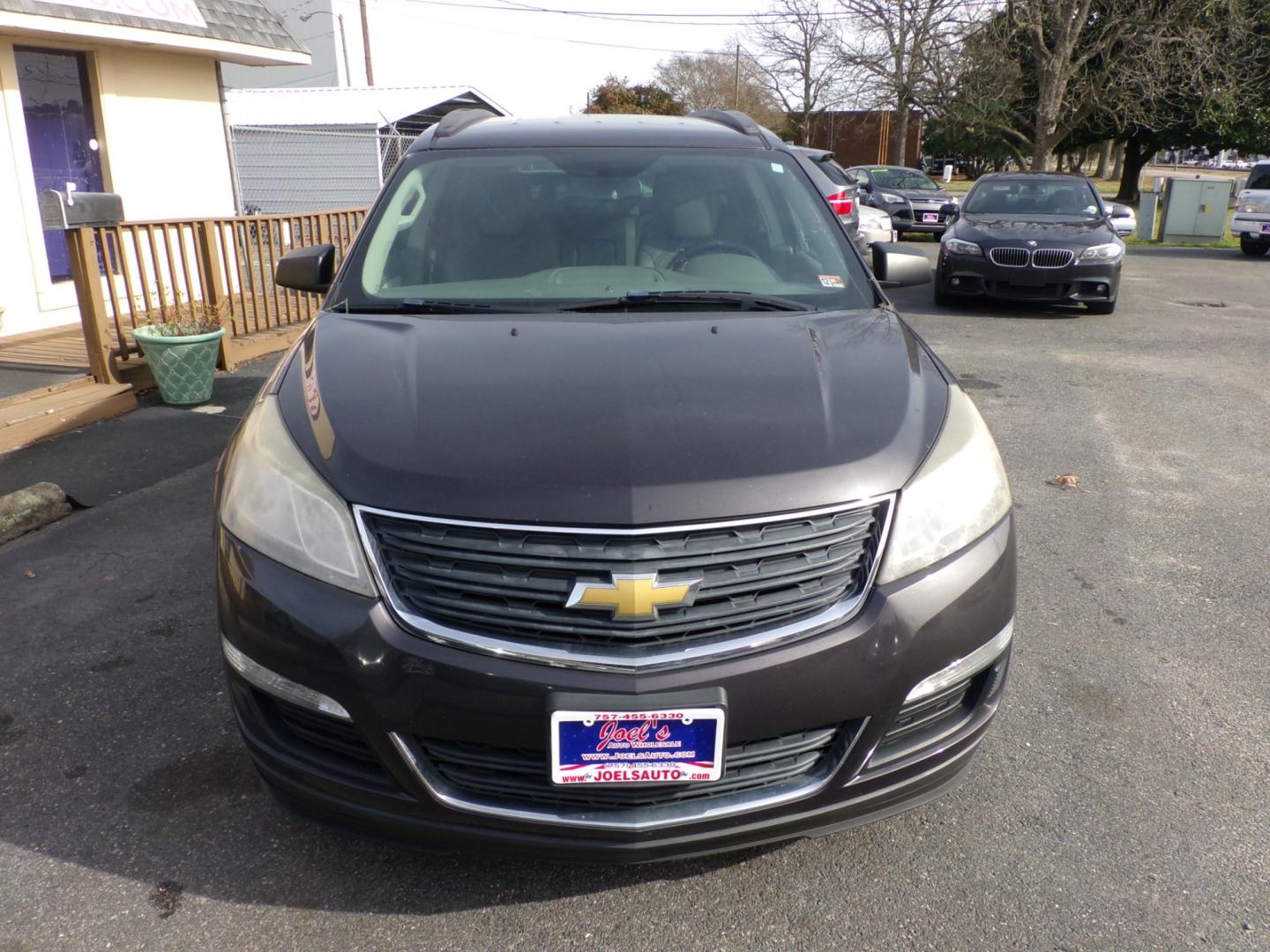 2013 Gray Chevrolet Traverse (1GNKRFEDXDJ) , located at 5700 Curlew Drive, Norfolk, VA, 23502, (757) 455-6330, 36.841885, -76.209412 - Photo#3